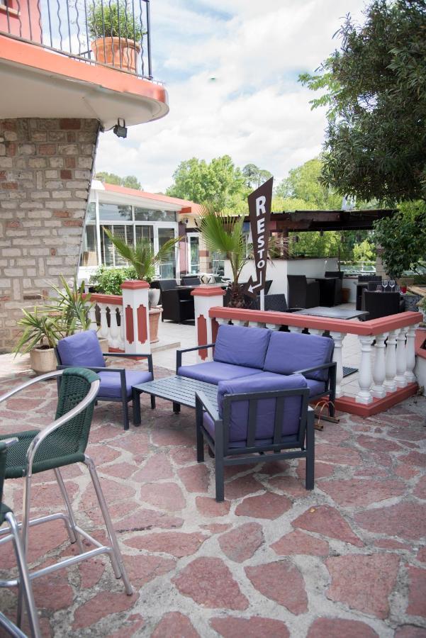 Hotel Restaurant Mon Auberge Lunel  Exterior photo