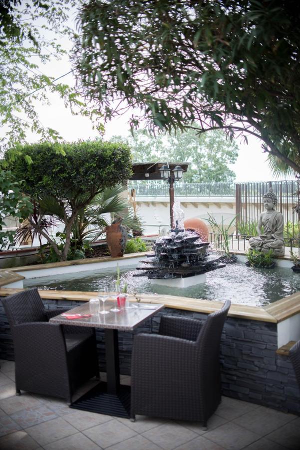 Hotel Restaurant Mon Auberge Lunel  Exterior photo