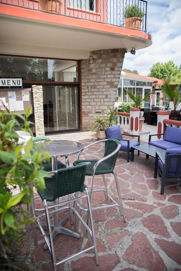 Hotel Restaurant Mon Auberge Lunel  Exterior photo