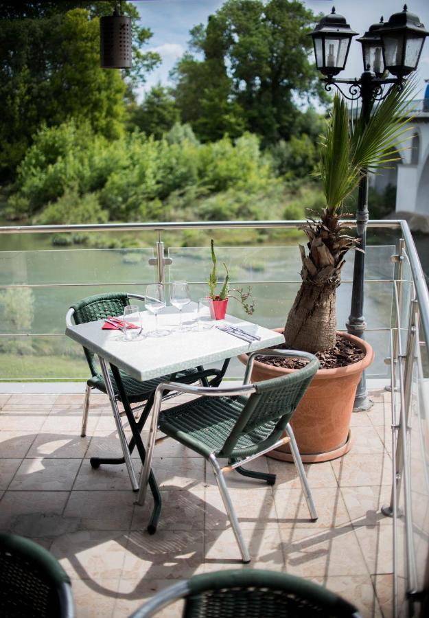 Hotel Restaurant Mon Auberge Lunel  Exterior photo